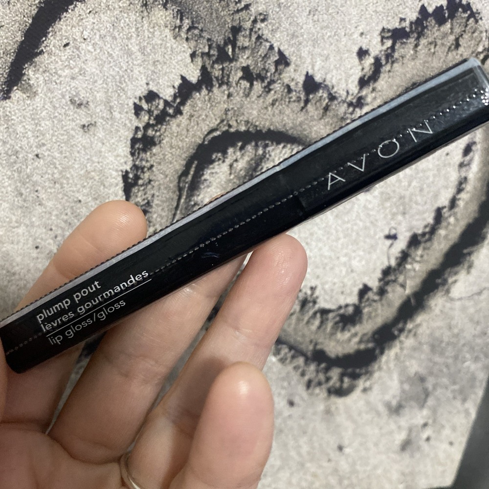 Avon plump pout Lip Gloss lipstick lip color - pink pucker